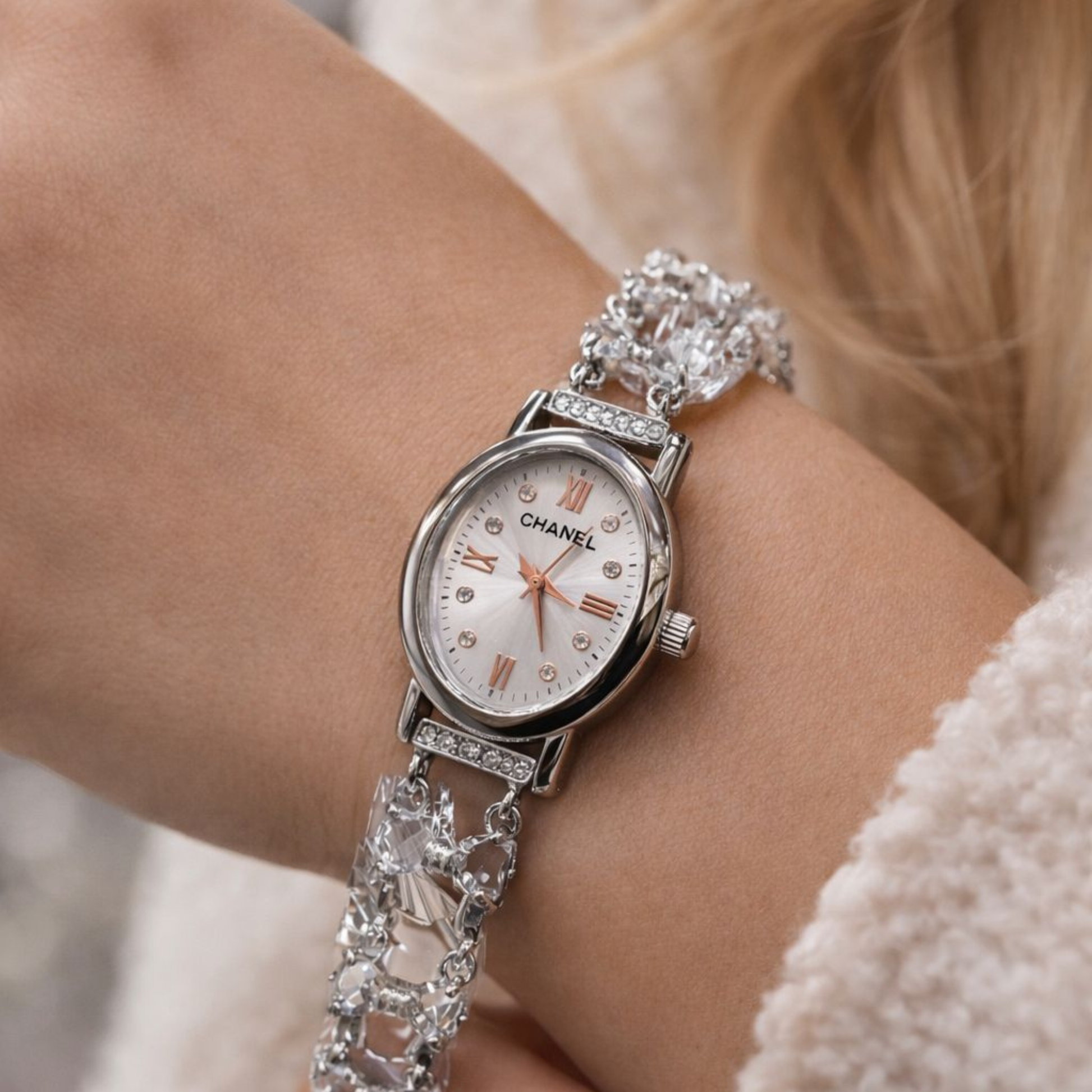 Elegant gold-tone women’s watch zariluxestudio